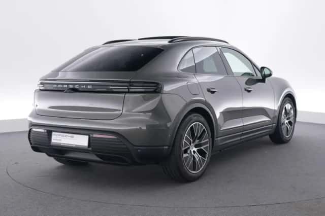 Porsche Macan (2026) thumbnail 5