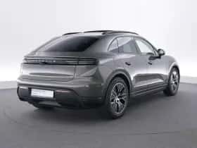 Porsche Macan (2026) thumbnail 5