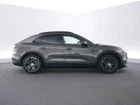 Porsche Macan (2026) thumbnail 6