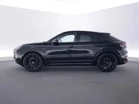 Porsche Cayenne (2025) thumbnail 2