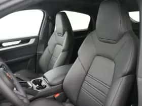 Porsche Cayenne (2025) thumbnail 12