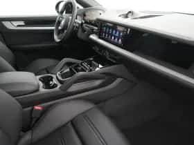 Porsche Cayenne (2025) thumbnail 32