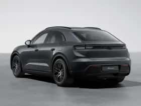 Porsche Macan (2025) thumbnail 3