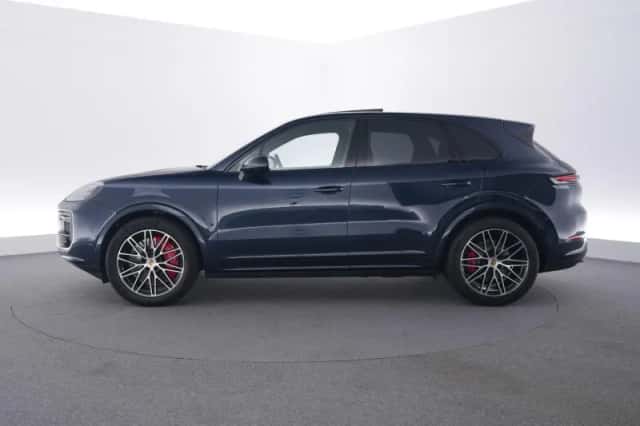 Porsche Cayenne (2024) thumbnail 2
