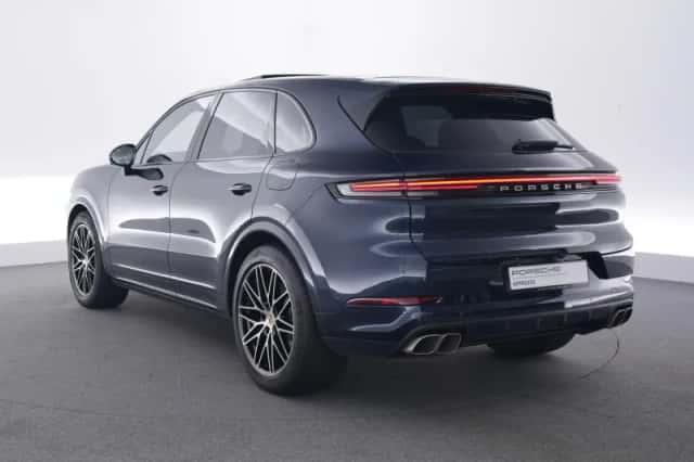 Porsche Cayenne (2024) thumbnail 3