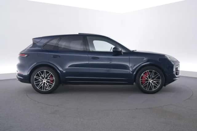 Porsche Cayenne (2024) thumbnail 6