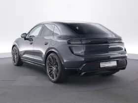 Porsche Macan (2025) thumbnail 3