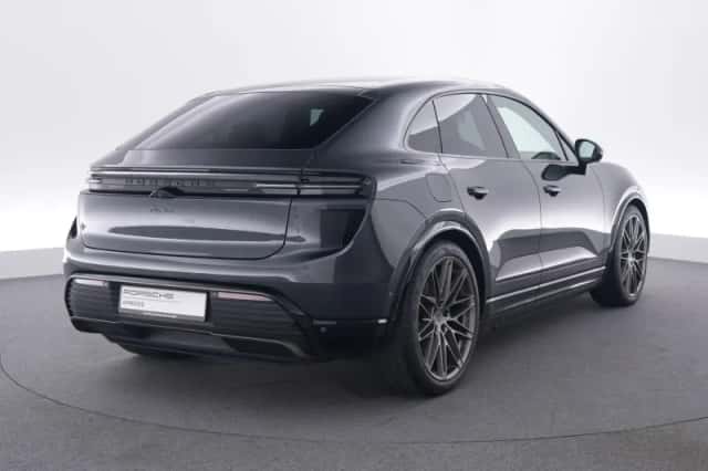 Porsche Macan (2025) thumbnail 5
