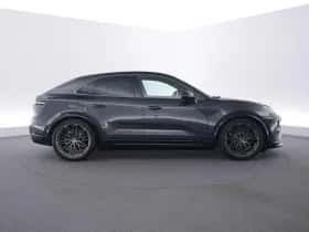 Porsche Macan (2025) thumbnail 6