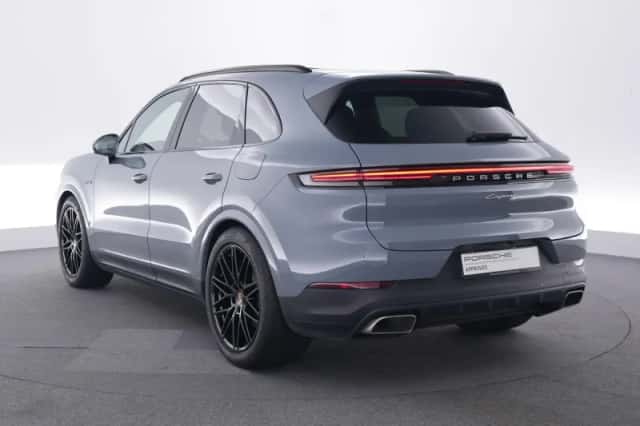 Porsche Cayenne (2024) thumbnail 3