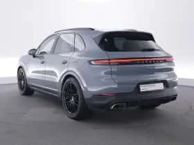 Porsche Cayenne (2024) thumbnail 3