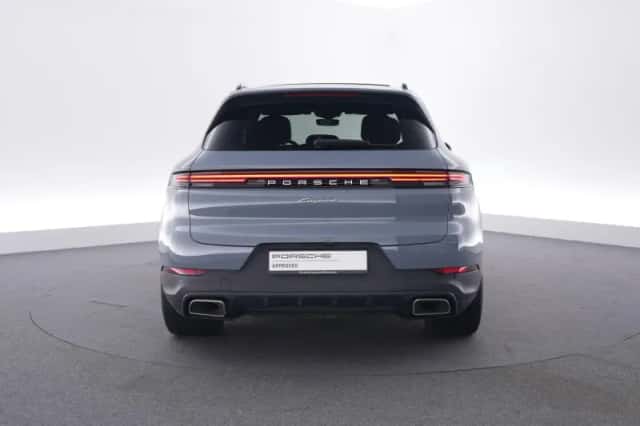 Porsche Cayenne (2024) thumbnail 4