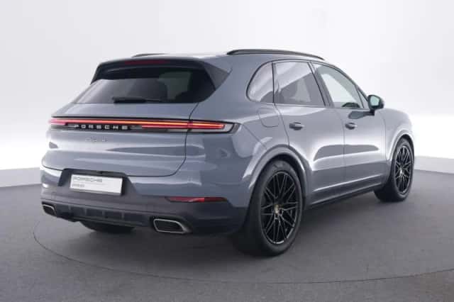 Porsche Cayenne (2024) thumbnail 5