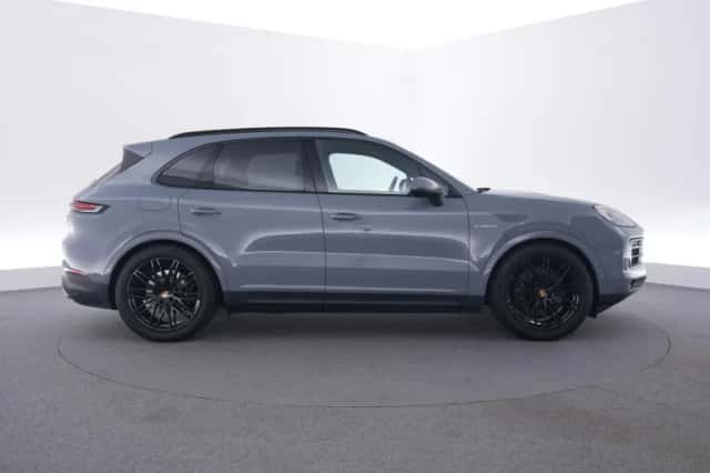 Porsche Cayenne (2024) thumbnail 6