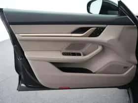 Porsche Taycan (2023) thumbnail 14