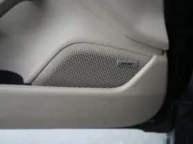 Porsche Taycan (2023) thumbnail 17