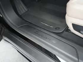 Porsche Taycan (2023) thumbnail 18