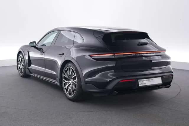 Porsche Taycan (2023) thumbnail 3