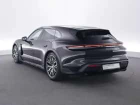 Porsche Taycan (2023) thumbnail 3