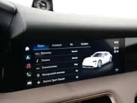 Porsche Taycan (2023) thumbnail 24