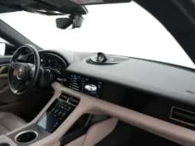 Porsche Taycan (2023) thumbnail 35