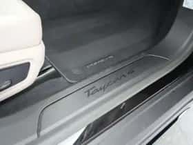 Porsche Taycan (2023) thumbnail 36