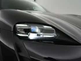 Porsche Taycan (2023) thumbnail 38