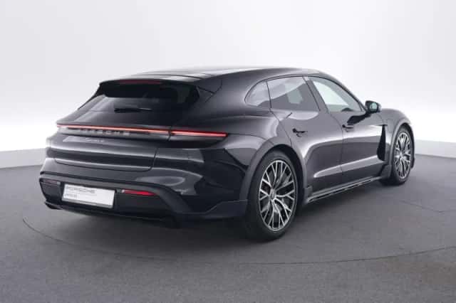 Porsche Taycan (2023) thumbnail 5