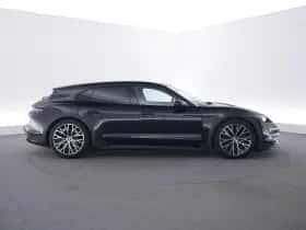 Porsche Taycan (2023) thumbnail 6
