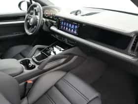Porsche Cayenne (2026) thumbnail 32