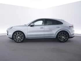 Porsche Cayenne (2025) thumbnail 2