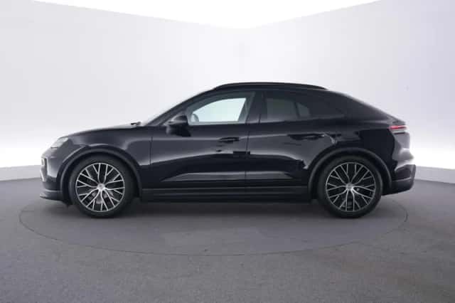 Porsche Macan (2026) thumbnail 2