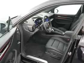 Porsche Macan (2026) thumbnail 12