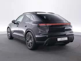 Porsche Macan (2026) thumbnail 3