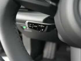 Porsche Macan (2026) thumbnail 23