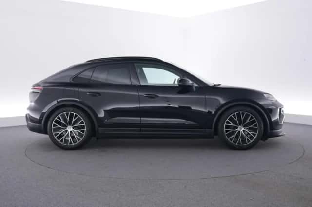 Porsche Macan (2026) thumbnail 6