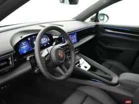 Porsche Macan (2026) thumbnail 11