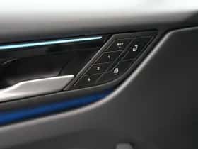 Porsche Macan (2026) thumbnail 13