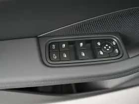 Porsche Macan (2026) thumbnail 14