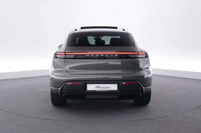 Porsche Macan (2026) thumbnail 4