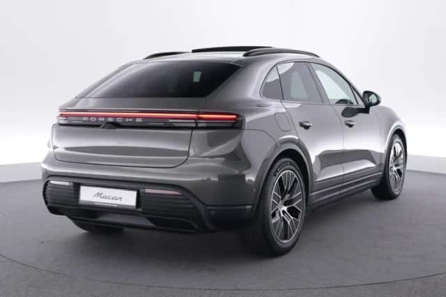 Porsche Macan (2026) thumbnail 5