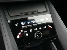 Porsche Macan (2026) thumbnail 26