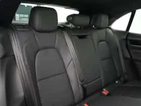 Porsche Macan (2026) thumbnail 30