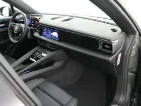 Porsche Macan (2026) thumbnail 32
