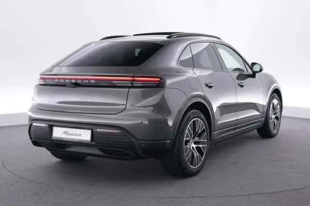 Porsche Macan (2026) thumbnail 5