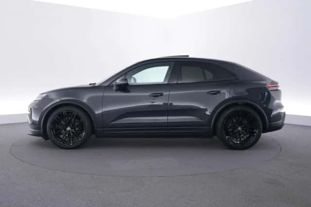 Porsche Macan (2026) thumbnail 2