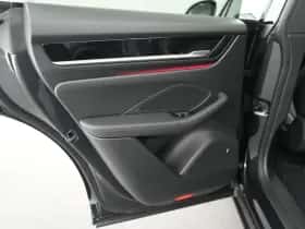 Porsche Macan (2026) thumbnail 32