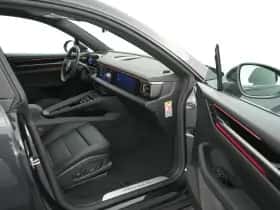 Porsche Macan (2026) thumbnail 40