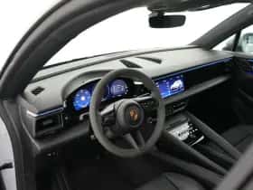 Porsche Macan (2024) thumbnail 13