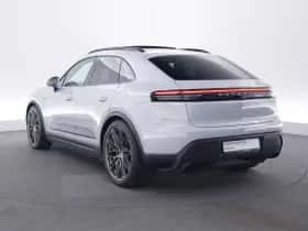 Porsche Macan (2024) thumbnail 3